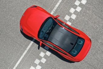 Gyönyörködj az ősz legdögösebb kompakt autójában