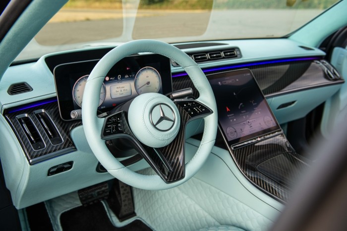 Új löketet, extrém kinézetet kapott ez a luxuslimuzin 7