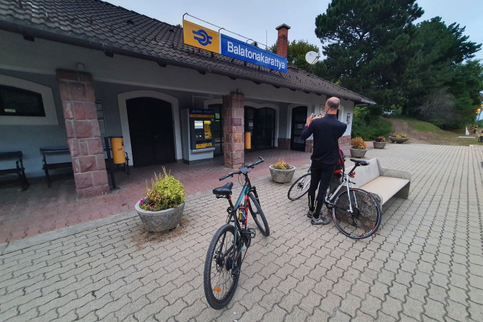 Akár 10 óra is lehet az út a Balatonig 12