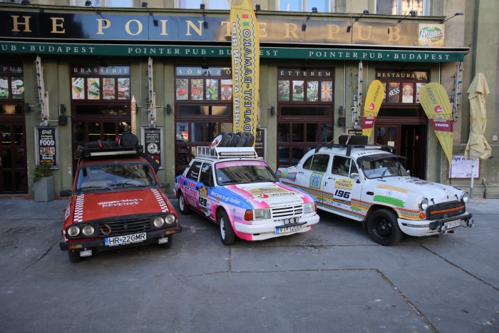 Két lány, egy Škoda – Ők is nekivágnak a Budapest-Bamakónak! 13