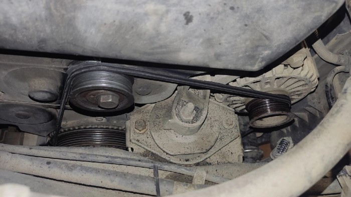 19 friss sírva röhögős fotót húztunk fel a műhelypokolból 17