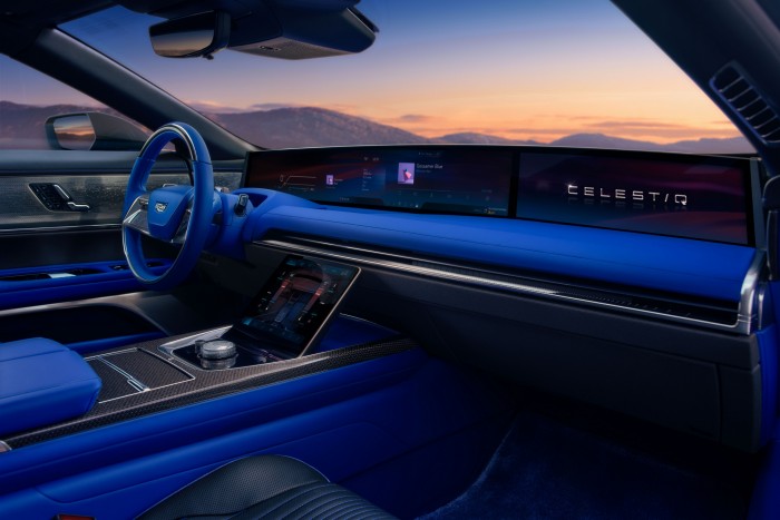 130 milliós luxusautó jön Amerikából 8 | Vezess 130 milliós luxusautó jön Amerikából 8