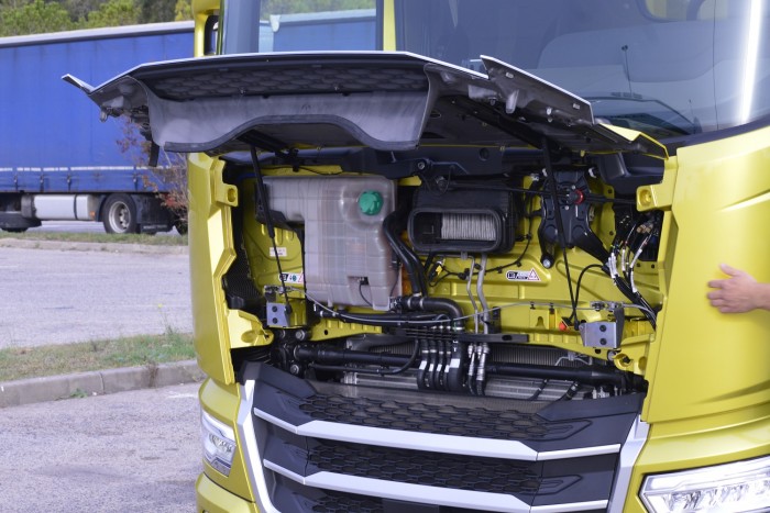 Ez a teherautó már vigyáz a gyalogosokra és a biciklisekre is 11