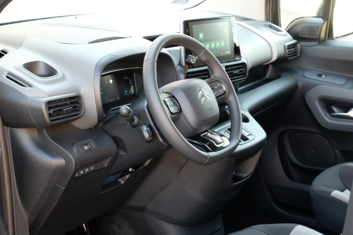 Tökéletes villanyautó nagy családoknak 6