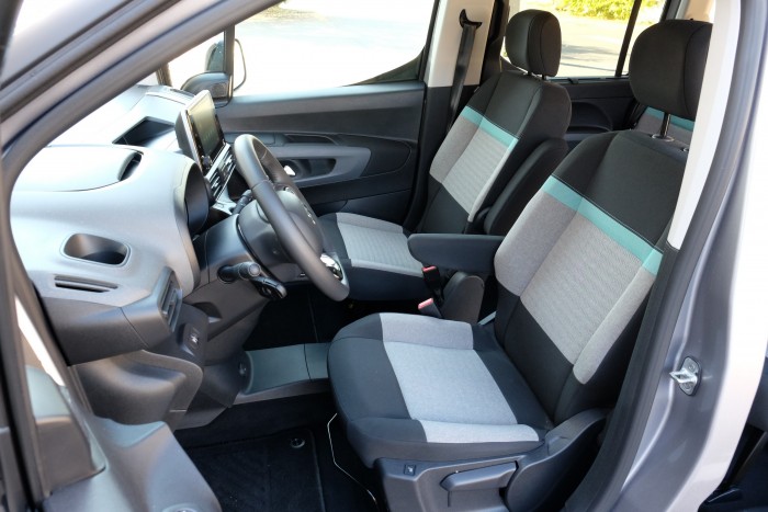 Tökéletes villanyautó nagy családoknak 7