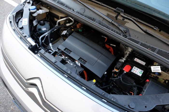 Tökéletes villanyautó nagy családoknak 9