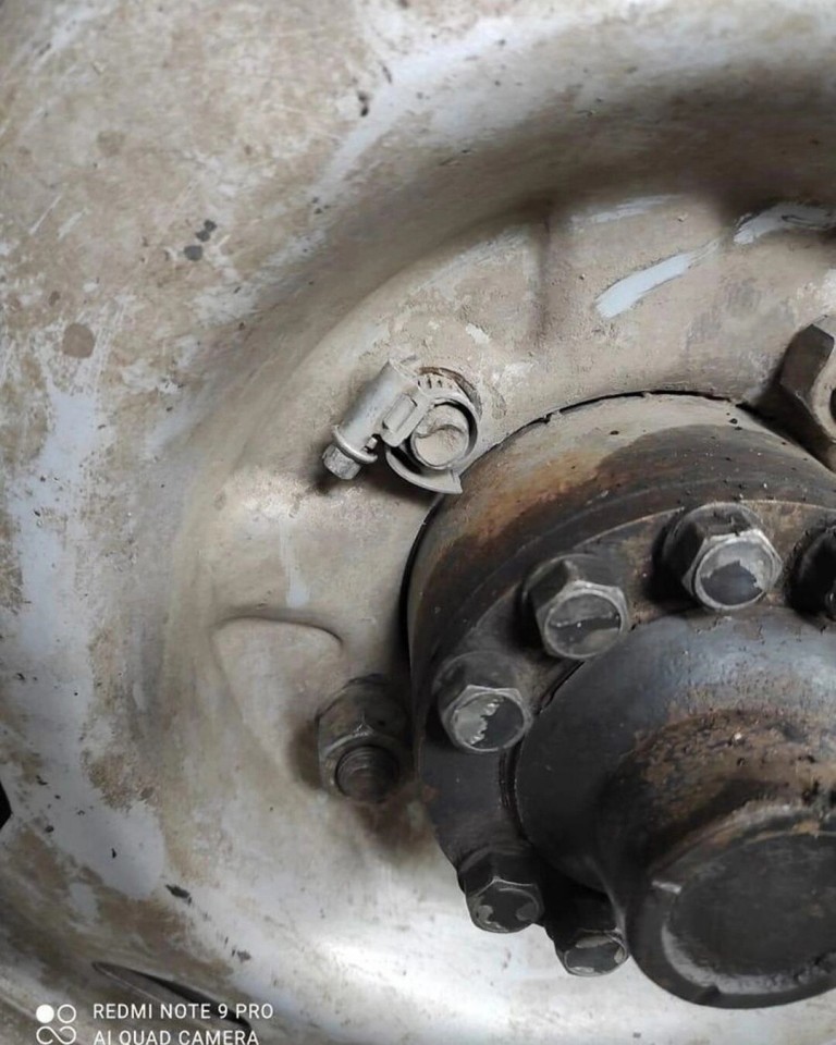 19 friss sírva röhögős fotót húztunk fel a műhelypokolból 6