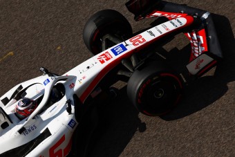 12 órás versenyen indul a Forma-1-es pilóta