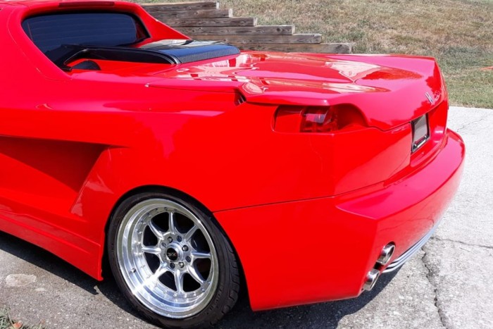 Érthetetlen tepsit faragtak egy szegény Hondából