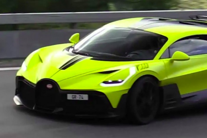 Ritka látvány: milliárdos csúszkálás 1500 lóerővel