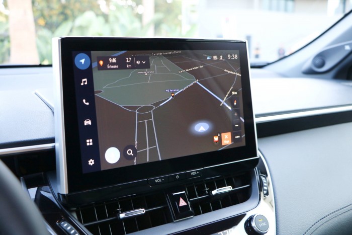 Támadó középpályás Toyota módra 18