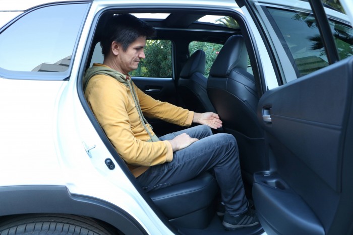 Támadó középpályás Toyota módra 9