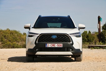 Támadó középpályás Toyota módra