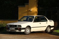 Egy soha le nem robbanó BMW E30 360 ezer km-rel 70