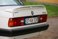 Egy soha le nem robbanó BMW E30 360 ezer km-rel 90