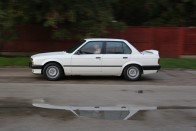 Egy soha le nem robbanó BMW E30 360 ezer km-rel 130