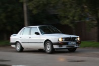 Egy soha le nem robbanó BMW E30 360 ezer km-rel 131