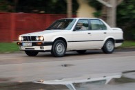 Egy soha le nem robbanó BMW E30 360 ezer km-rel 132