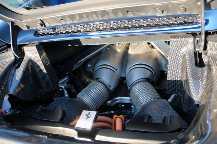 Egy Ferrariban nem számít a fogyasztás 16