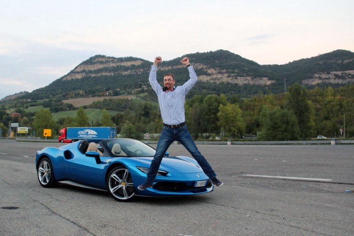 Egy Ferrariban nem számít a fogyasztás 26