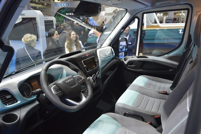 Mutatós furgont villantott az Iveco 1