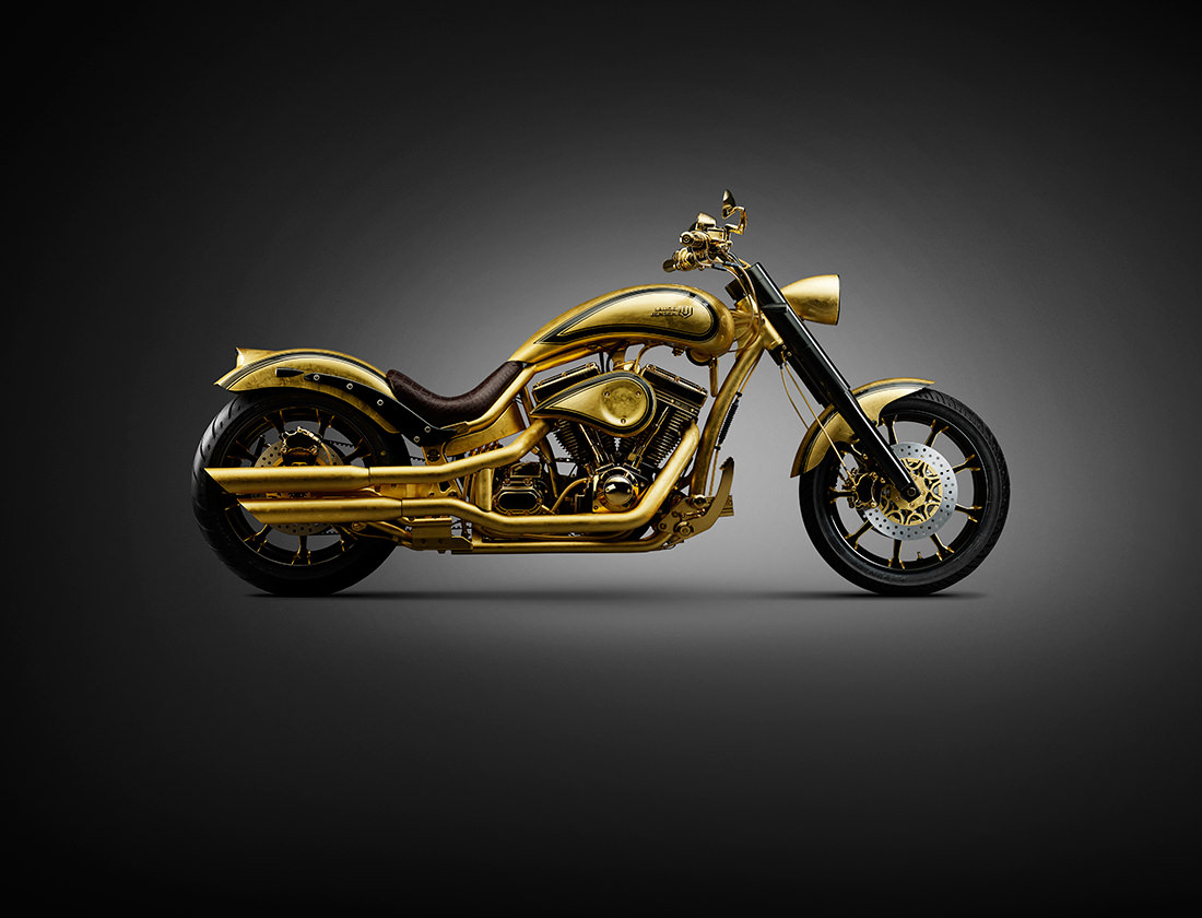 Tetőtől talpig arany borítja ezt a motort 1