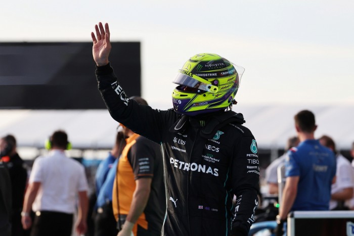F1: Hamilton elkenődött, nehéz időmérőn van túl 2