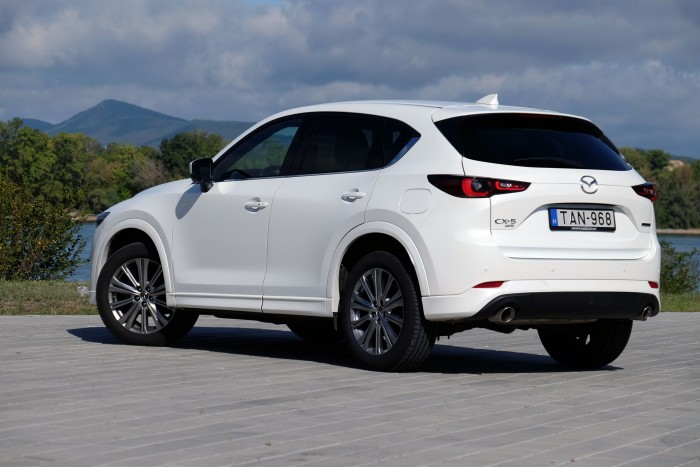 Néha azt is piszkálni kell, ami jól megy – Mazda CX-5 2022 12
