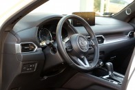 Néha azt is piszkálni kell, ami jól megy – Mazda CX-5 2022 52