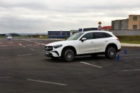 A kategória legkomolyabb technikájával – Mercedes-Benz GLC 28