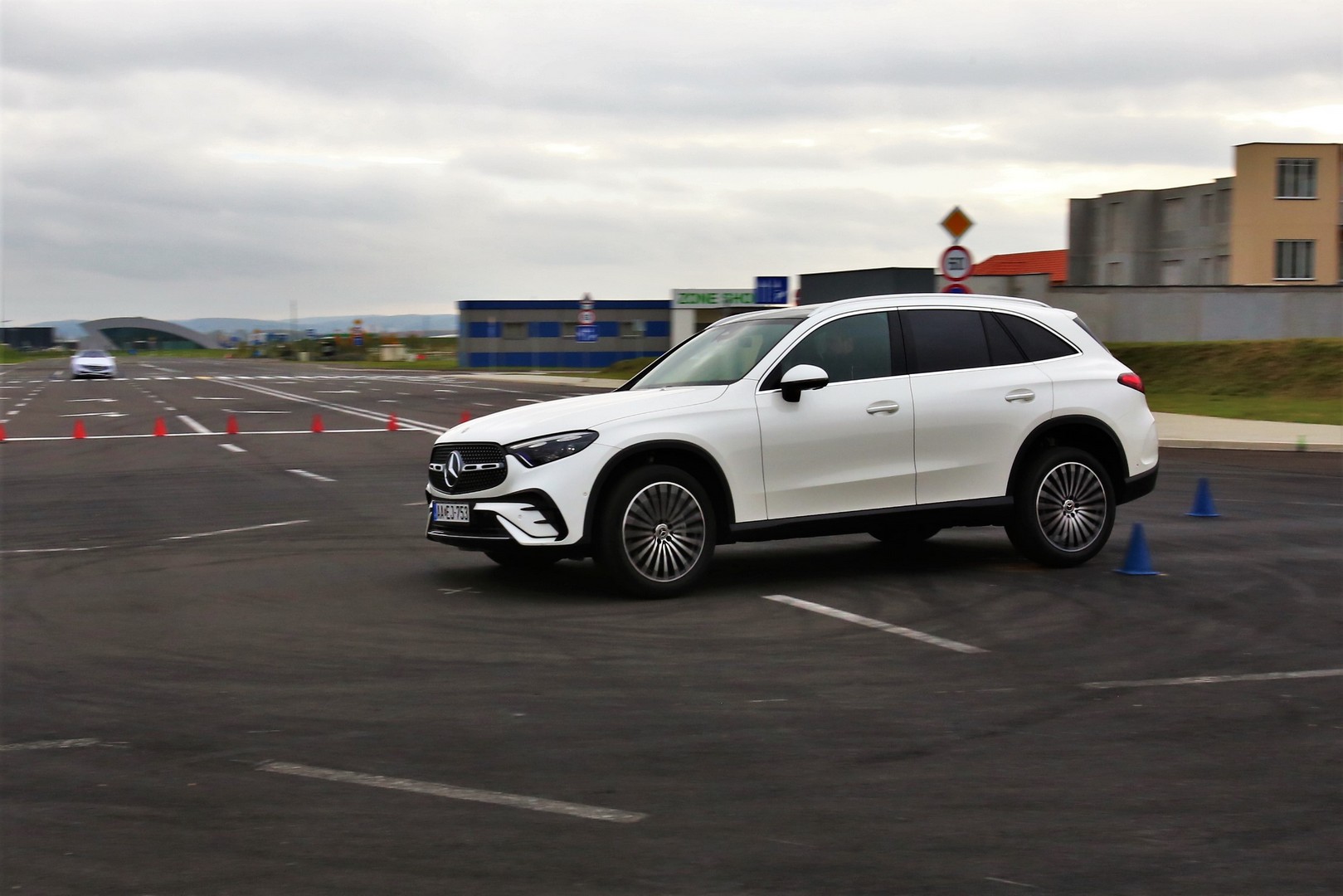 A kategória legkomolyabb technikájával – Mercedes-Benz GLC 5