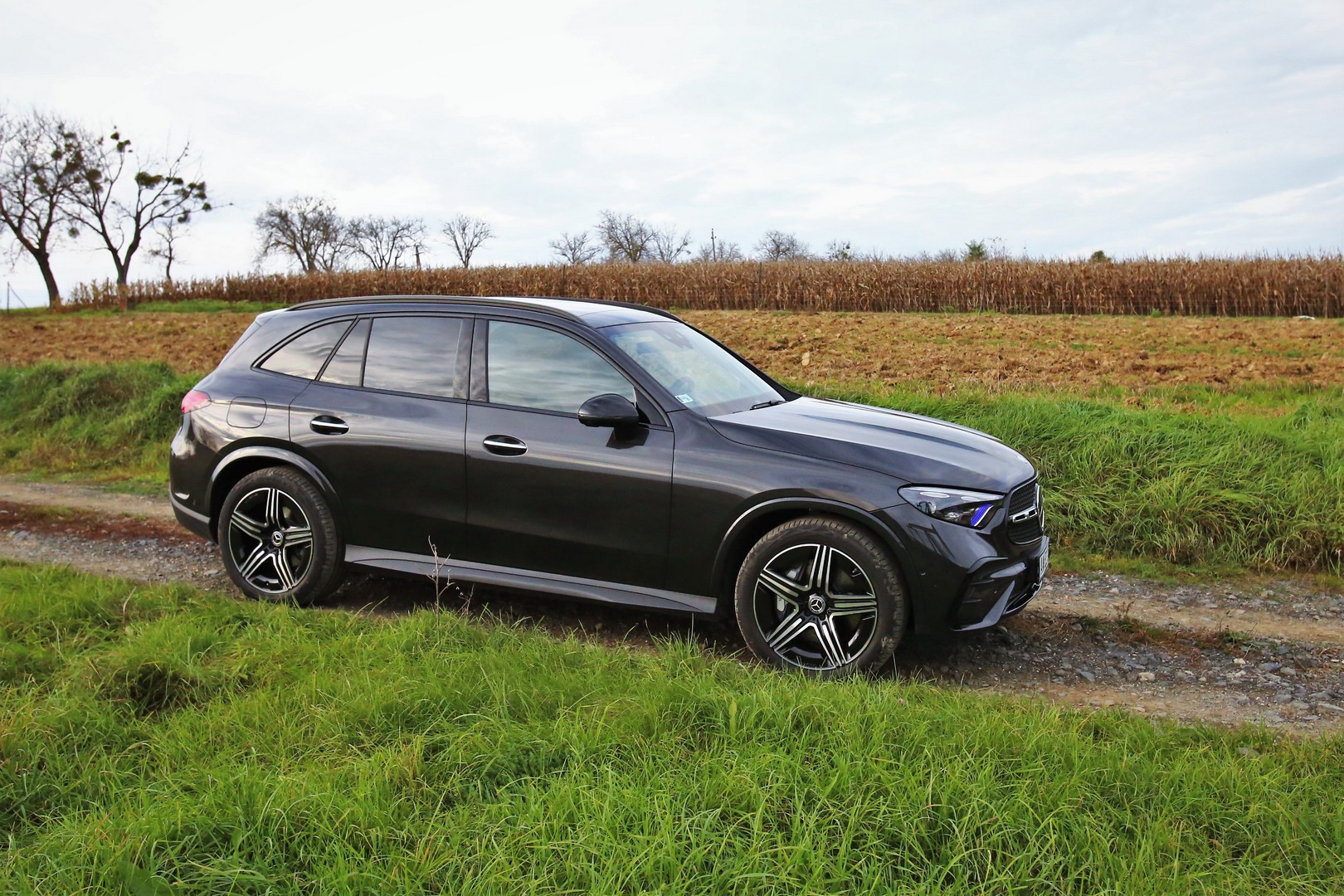 A kategória legkomolyabb technikájával – Mercedes-Benz GLC 25