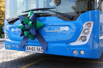 Itt vannak az első új rendszámos BKV-buszok