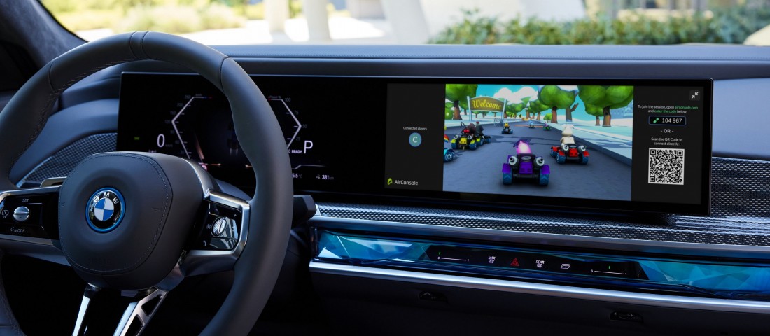 Videójátékokat telepítenek a BMW-kbe