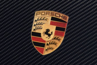 Mégis jöhet a Forma-1-be a Porsche, ezzel a csapattal