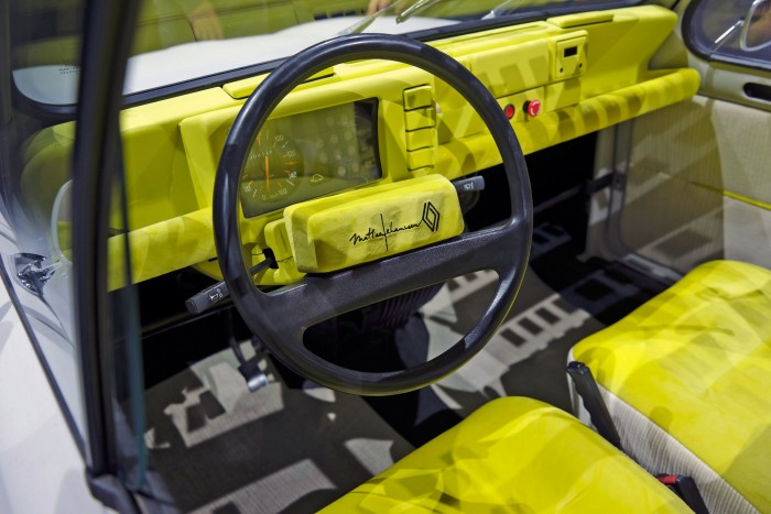 Öreg vagy inkább repülő autót szeretnél? 13