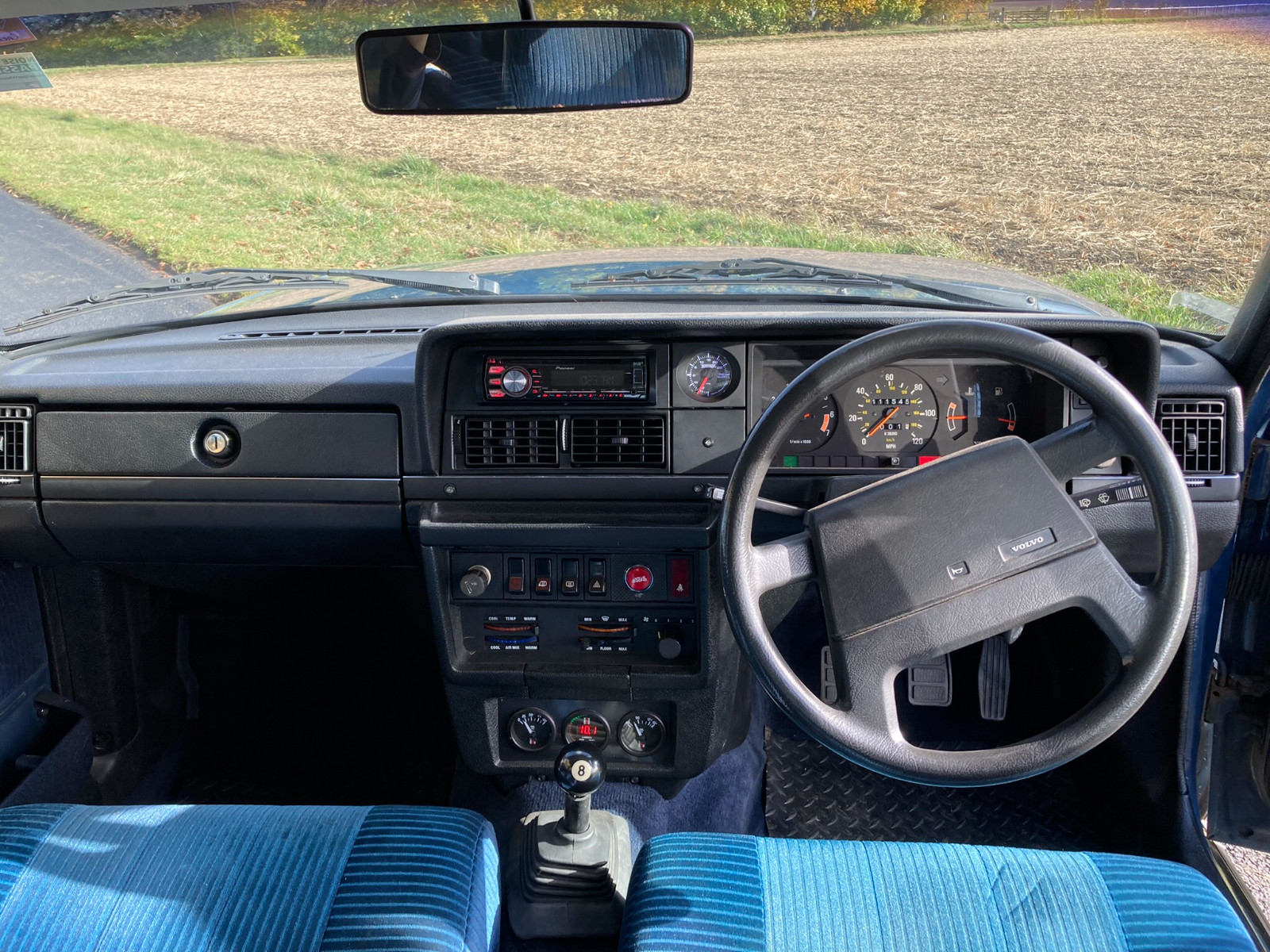 Kívülről öreg papa ez a Volvo, de ha megindul, elszabadul a pokol 4