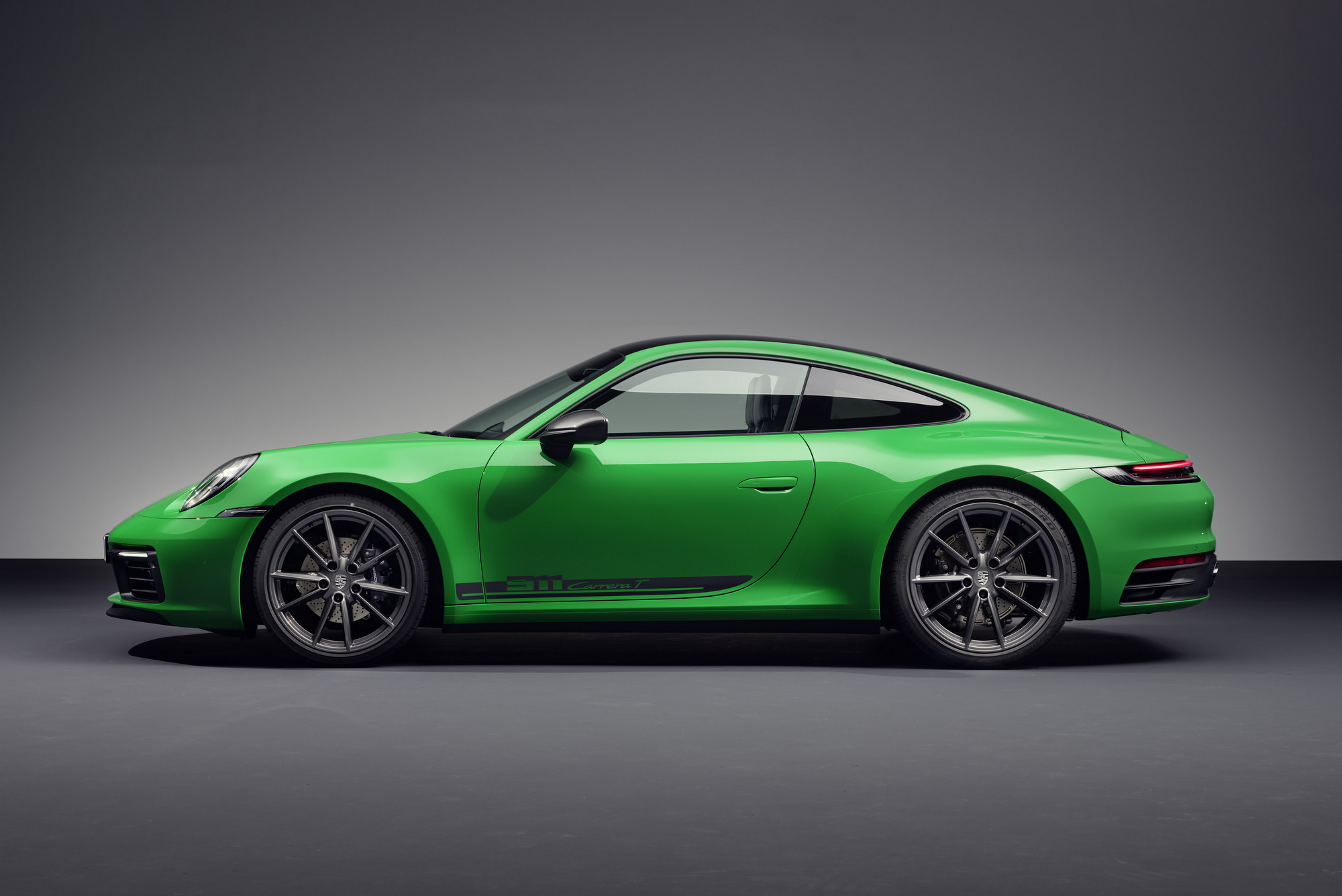 Könnyített sportkiadást kap a Porsche 911 23