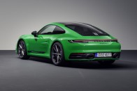 Könnyített sportkiadást kap a Porsche 911 57