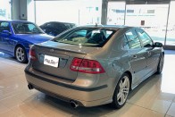 Rejtély, mit keres egy Porsche a rég bezárt szalonban 1