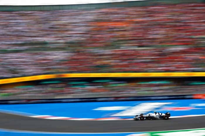 F1: Sokkolta versenyzőtársát Ricciardo 1