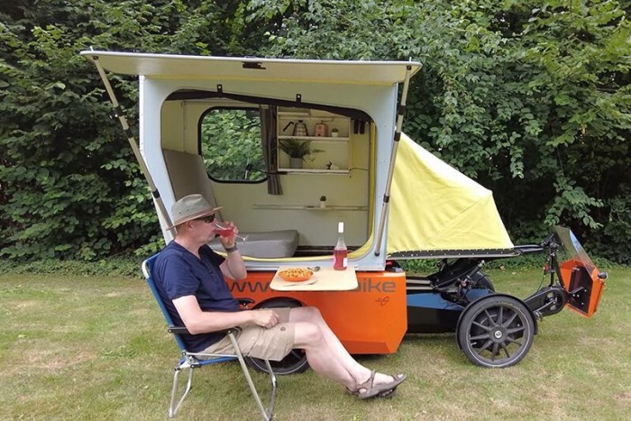 Ezzel a villanybringával valódi csigaként élvezhetjük a kempingezést