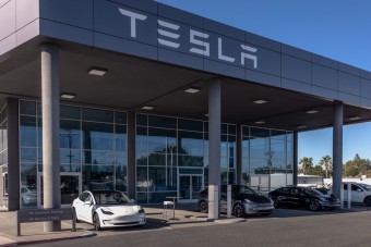 Piacvezető lett Európában a Tesla