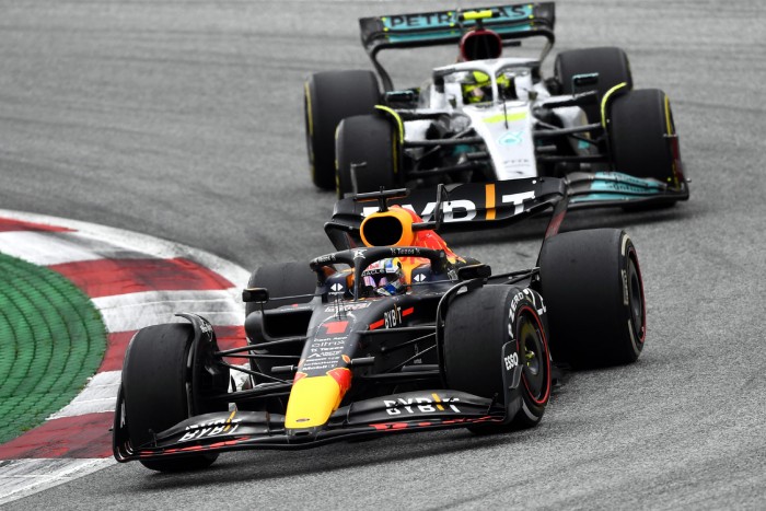 F1: Verstappen címei többet érnek Hamiltonéinál?