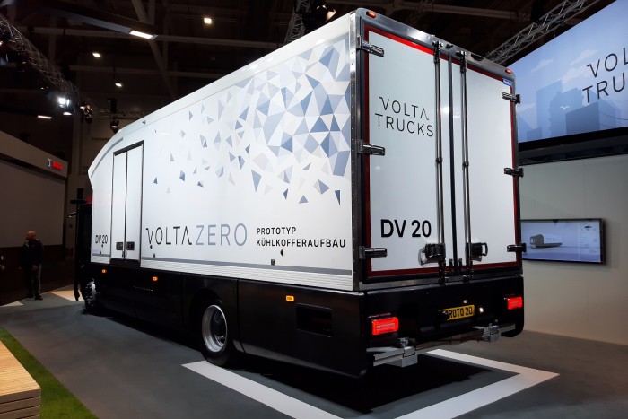 Beültünk a holttérgyilkos városi teherautóba 3