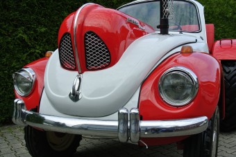 Ilyen nincs, de mégis van: Bogárból készült traktor