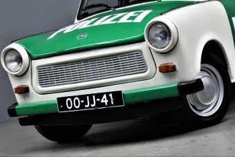 Ha különlegesre vágysz, látnod kell ezt a rendőr-Trabantot