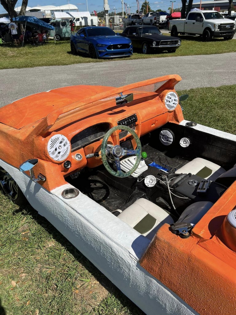 Melós platósból lett napfényimádó, guruló tepsi 2