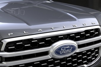 Luxuskivitelű haszonjárművet mutatott be a Ford