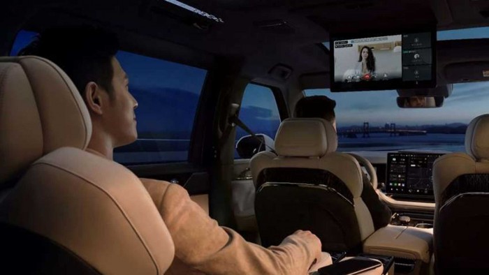 Ez a rémarcú kínai kisbusz ad magyarázatot napjaink BMW-stílusára 7